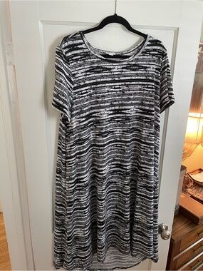 Lularoe Carly, Black and White Striped Women’s Swing Dress- Never worn